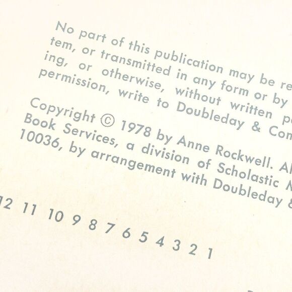 Vintage VW Toy Bundle Plastic Cars & Book - Picture 14 of 16